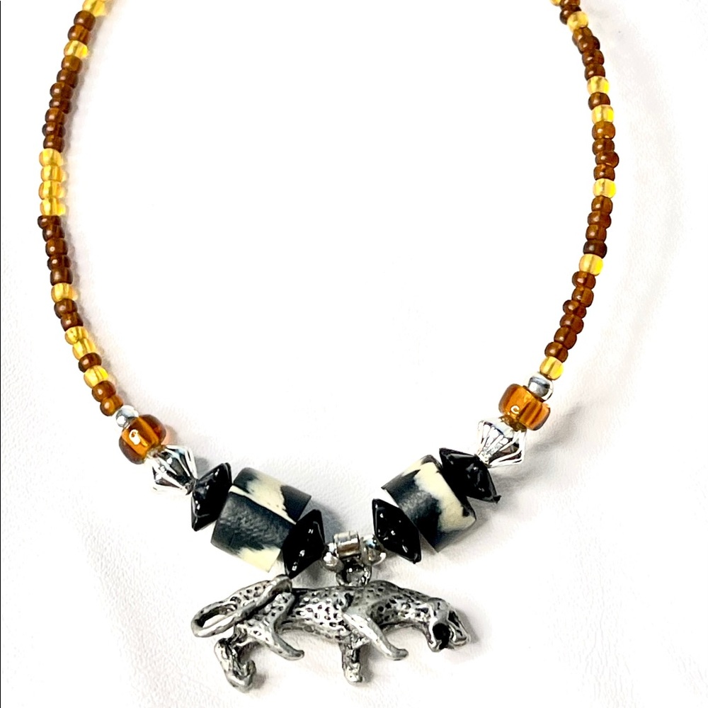 Handmade tiger beaded bracelet 7"
